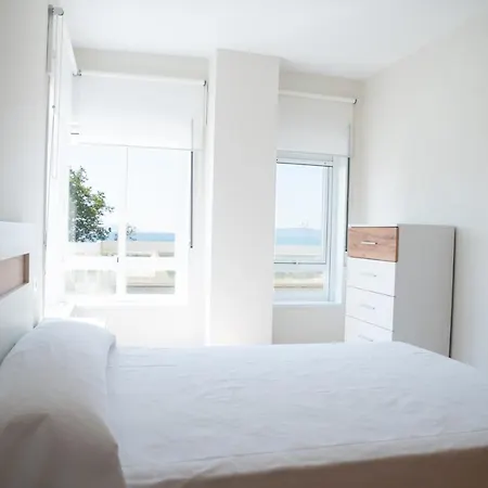 On The First Line Of Samil And With Frontal Views Of The Sea Apartamento *