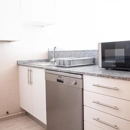 Apartamento On The First Line Of Samil And With Frontal Views Of The Sea *