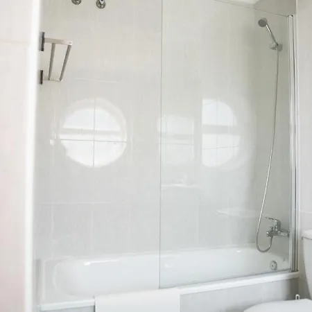 Apartamento On The First Line Of Samil And With Frontal Views Of The Sea Vigo